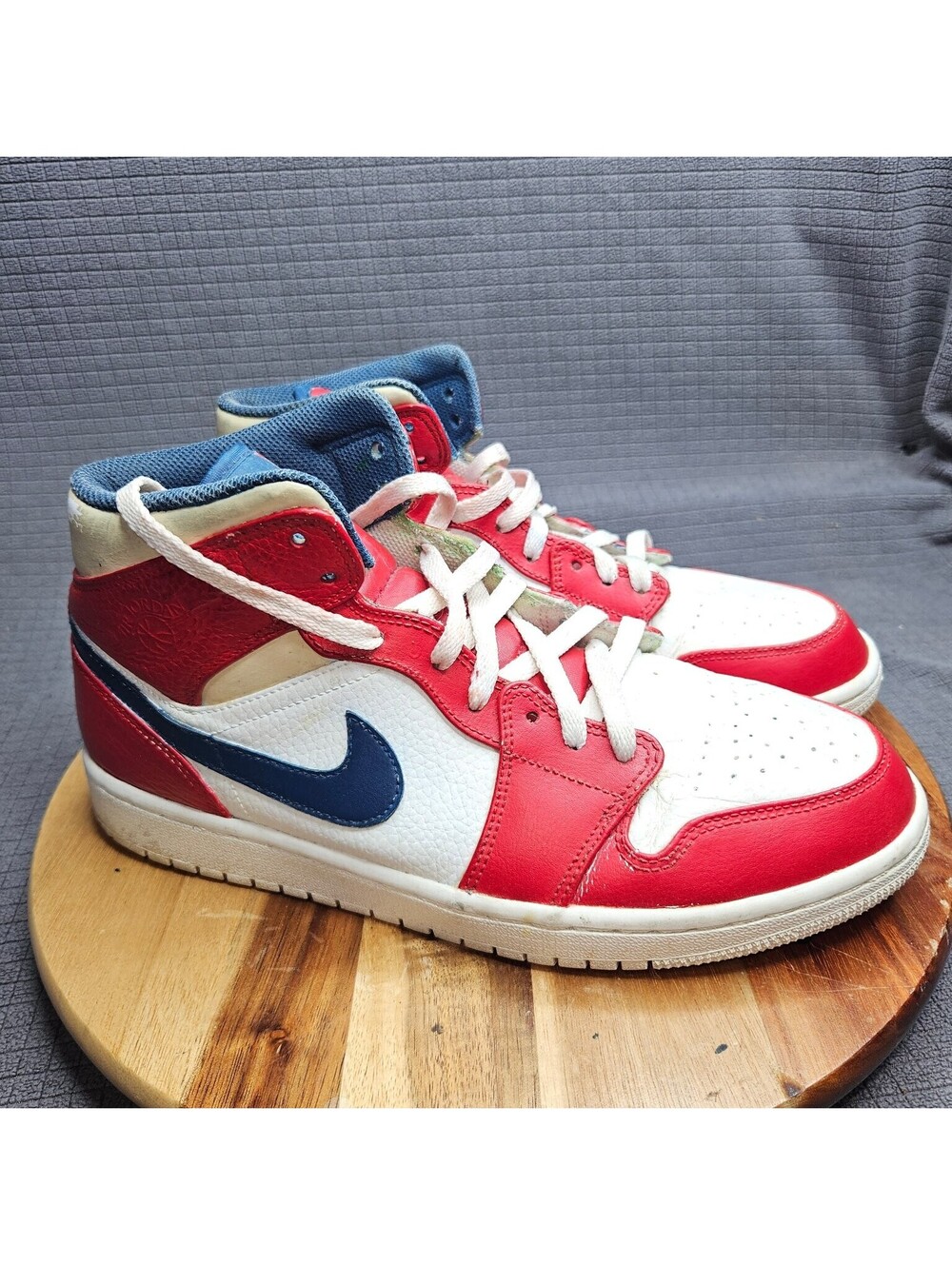 Jordan Air Jordan 1 Mid Men's 9.5 Red White Blue Athletic Sneaker